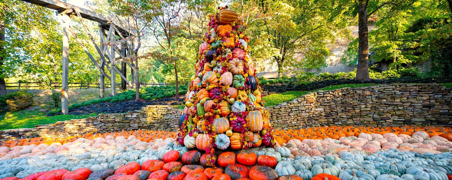 Pumpkin Sculpture Dollywood